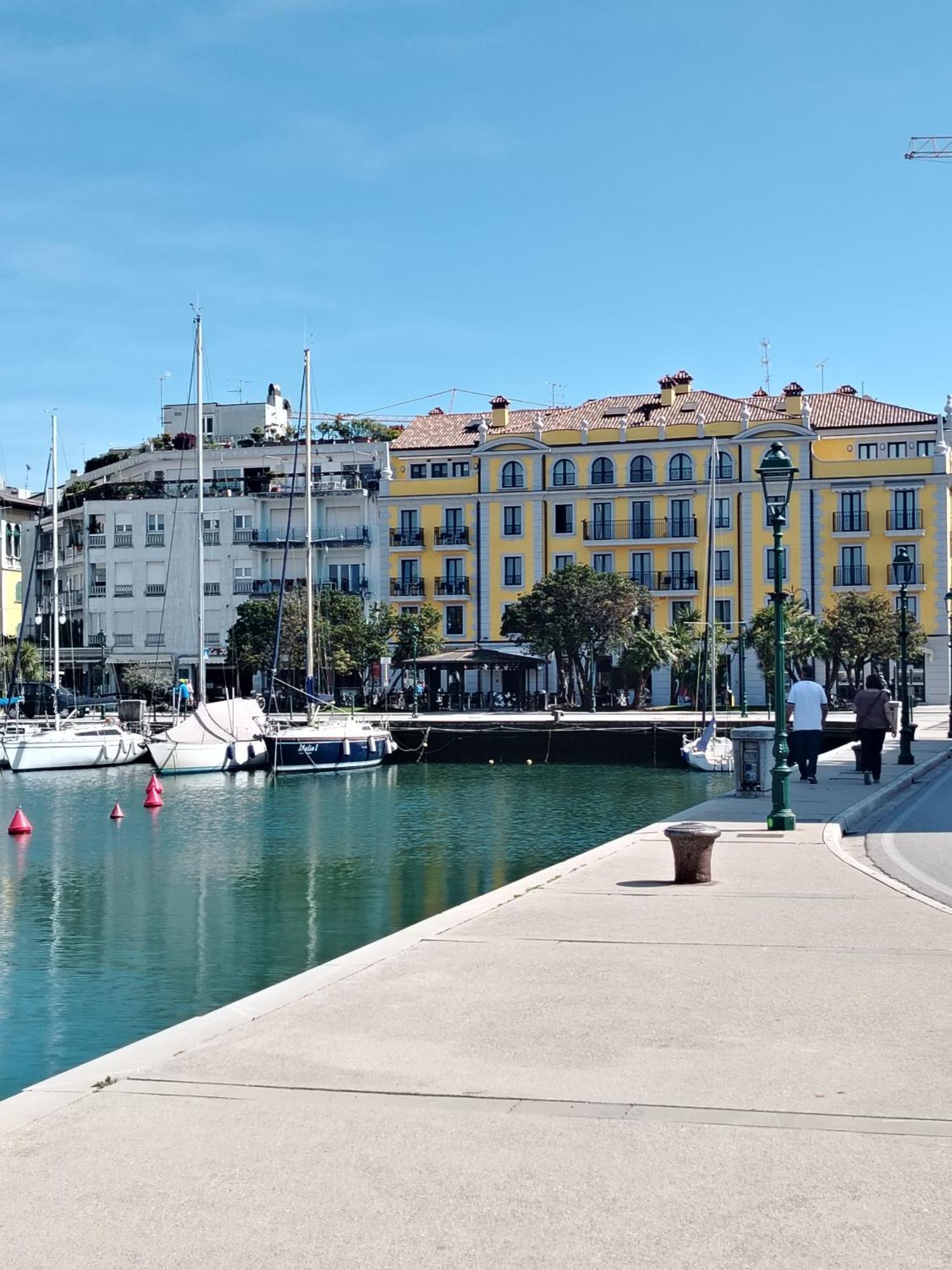 Irma Apartment Grado Bagian luar foto